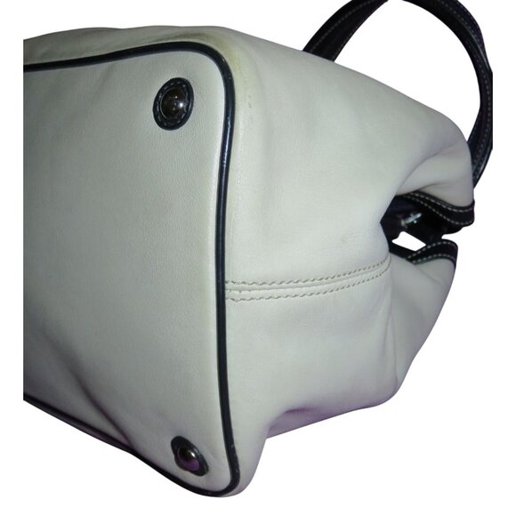 Coach 2010 Laura Spectator White Leather Navy Trim Framed Kisslock Handbag - Picture 12 of 14